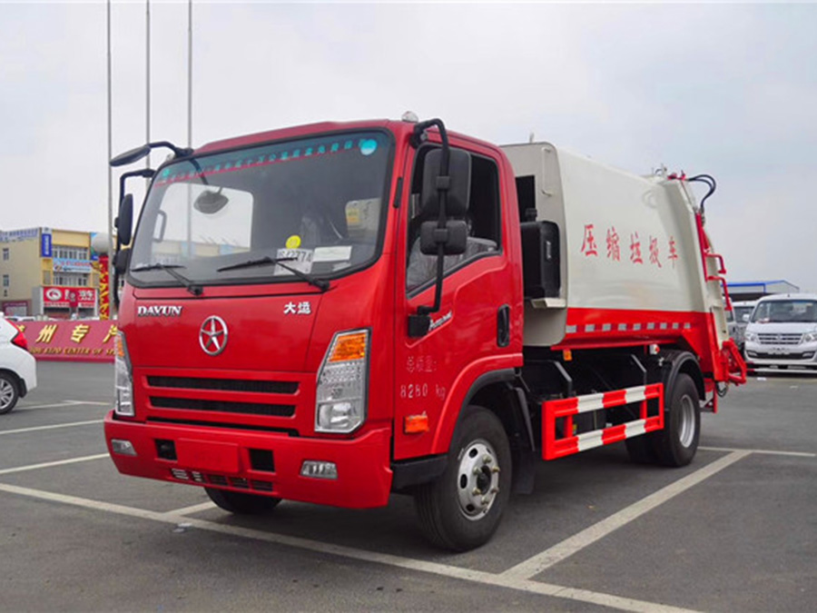 大運(yùn)6方壓縮式垃圾車